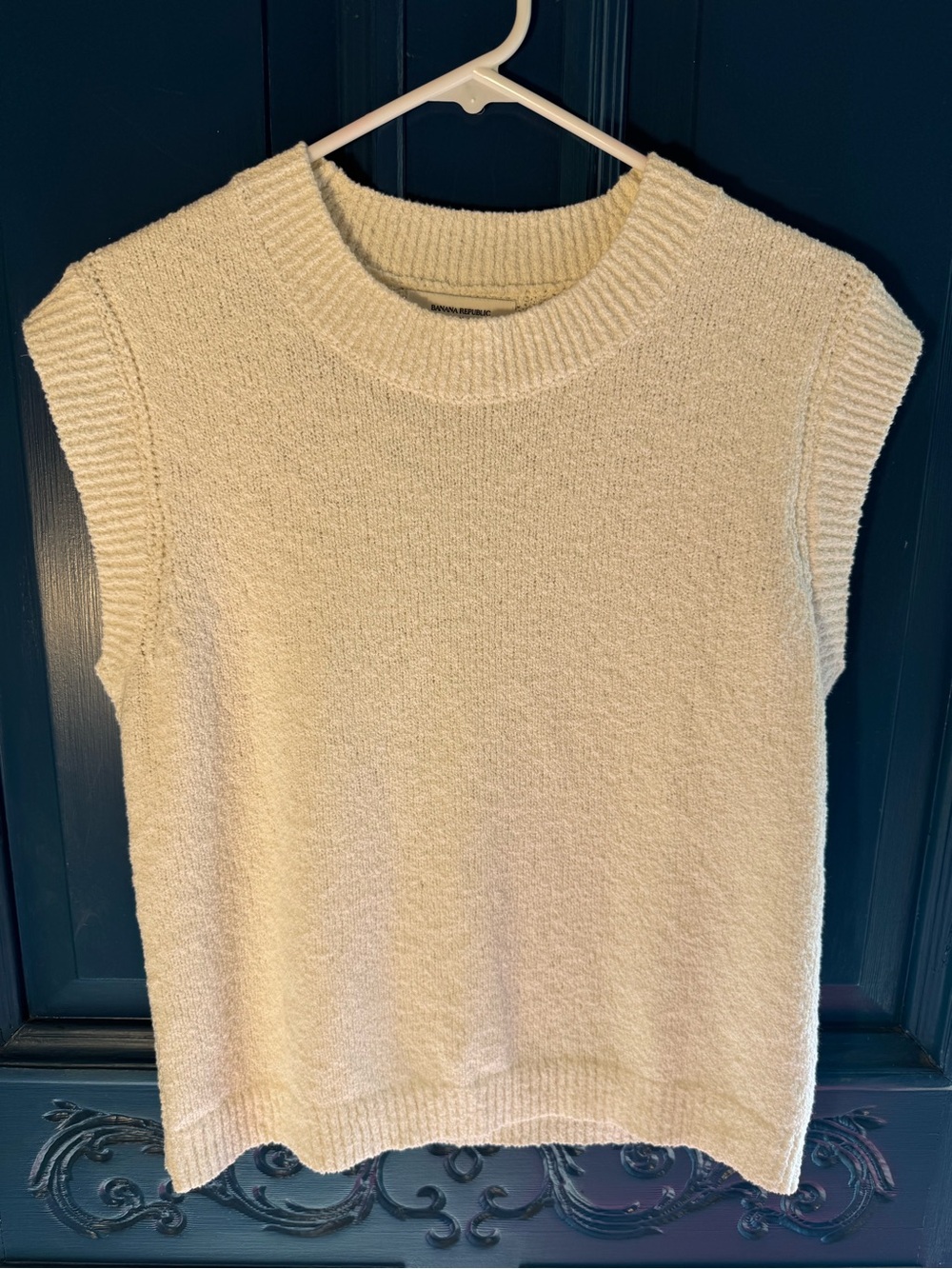 Banana Republic Cream Sleeveless Crewneck Sweater Vest